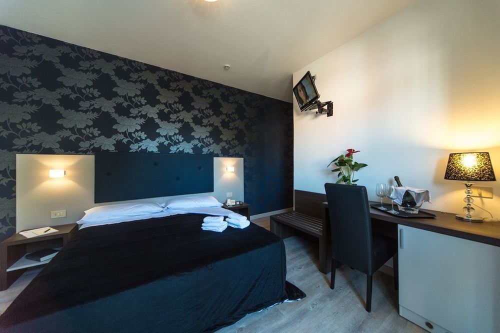 ליגננו סביאדורו Hotel Gambrinus מראה חיצוני תמונה