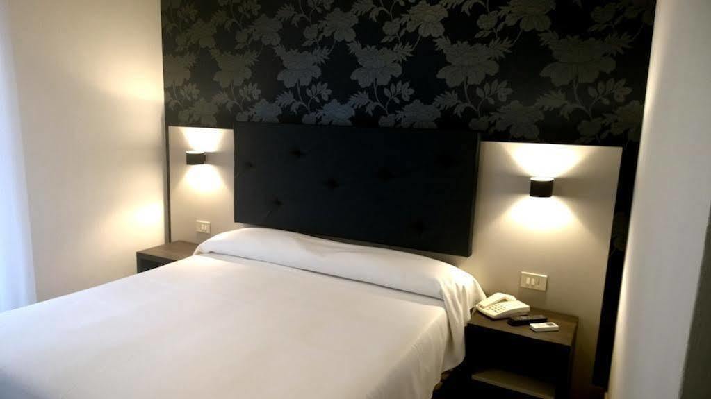ליגננו סביאדורו Hotel Gambrinus מראה חיצוני תמונה