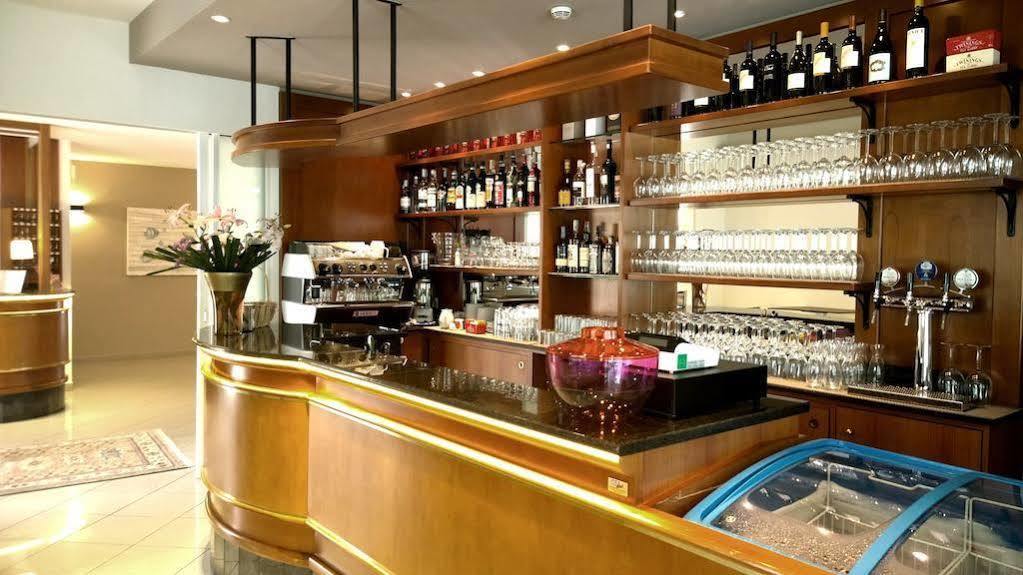 ליגננו סביאדורו Hotel Gambrinus מראה חיצוני תמונה